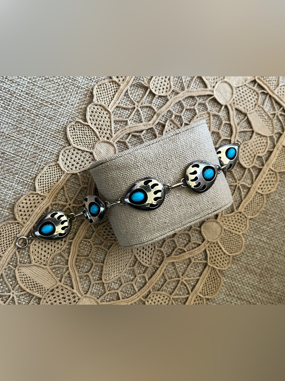 Native American Bear Paw Sterling Silver 
Navajo Turquoise Bracelet